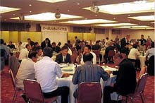 オールしんきんゴルフ大会のミーティング風景